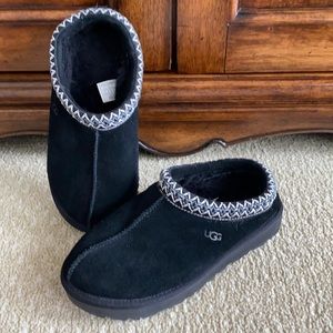 UGG Tasman slippers size 7 very good condition